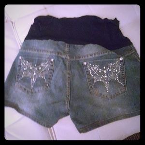 Maternity shorts